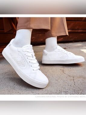 Cariuma SALVAS Premium Leather Sneakers White W9/M7.5